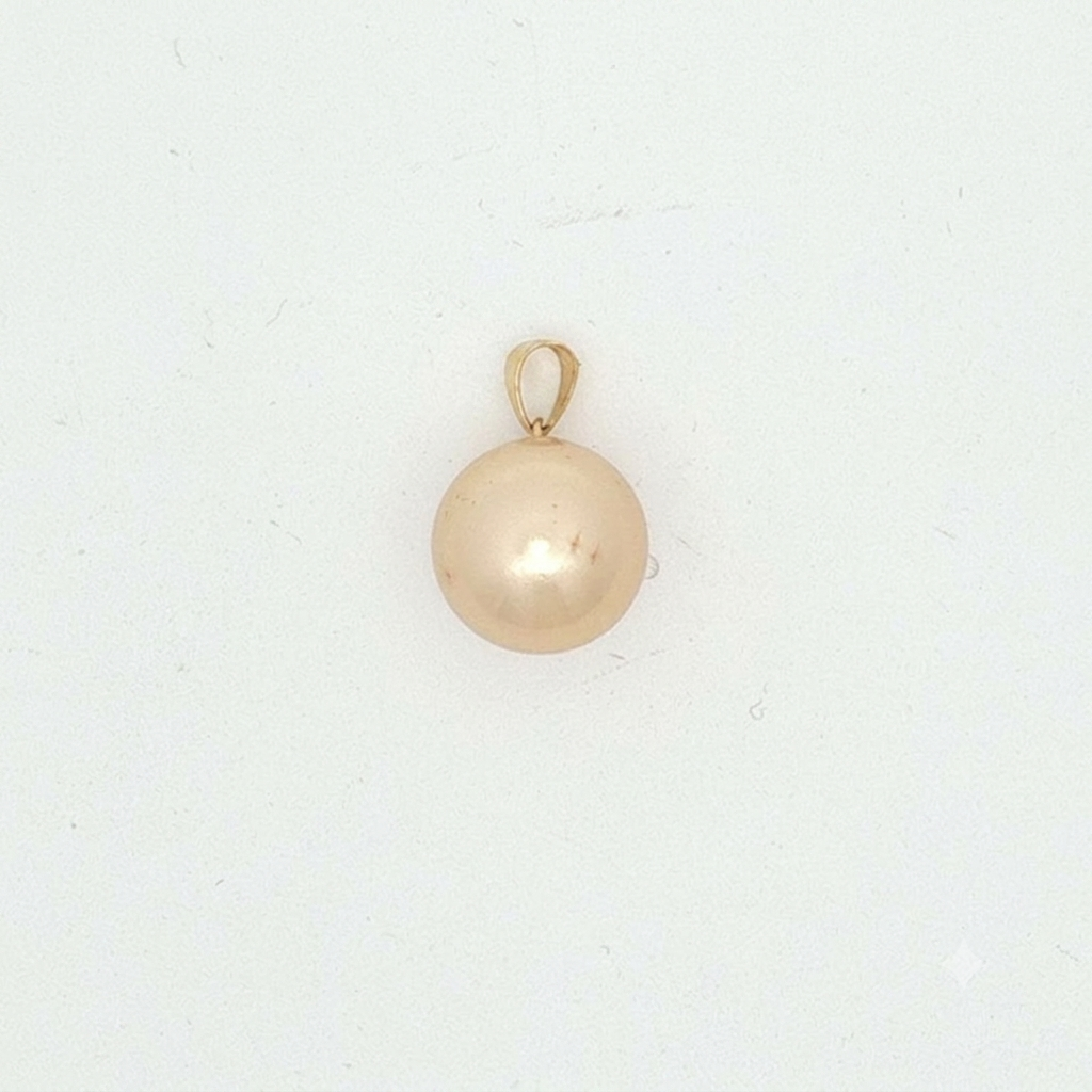 Classic Round Pearl Pendant in Yellow Gold