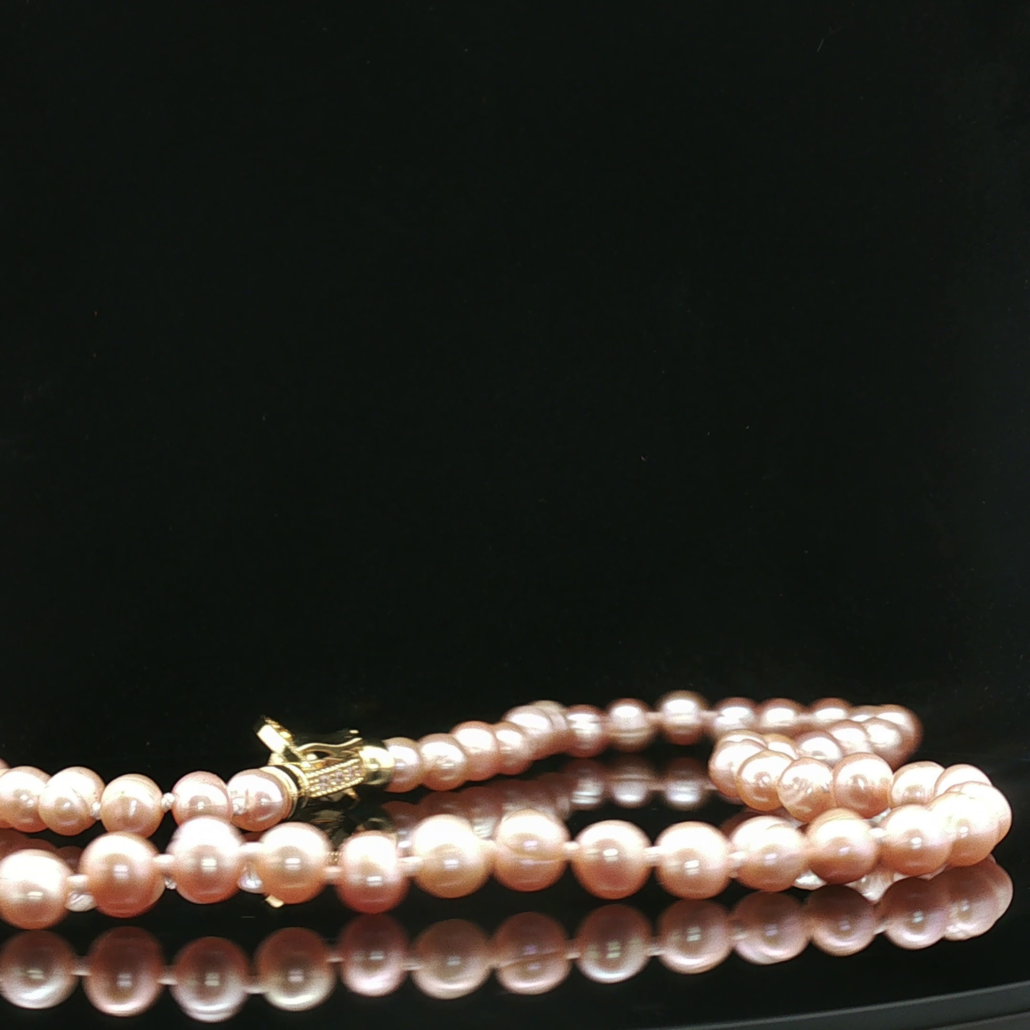 Peach Edison Pearl Necklace with Yellow Gold Micron Lock