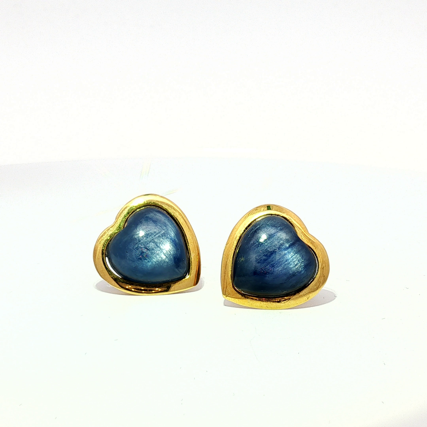 Heart-Shaped Kyanite Stud Earrings in Yellow Gold