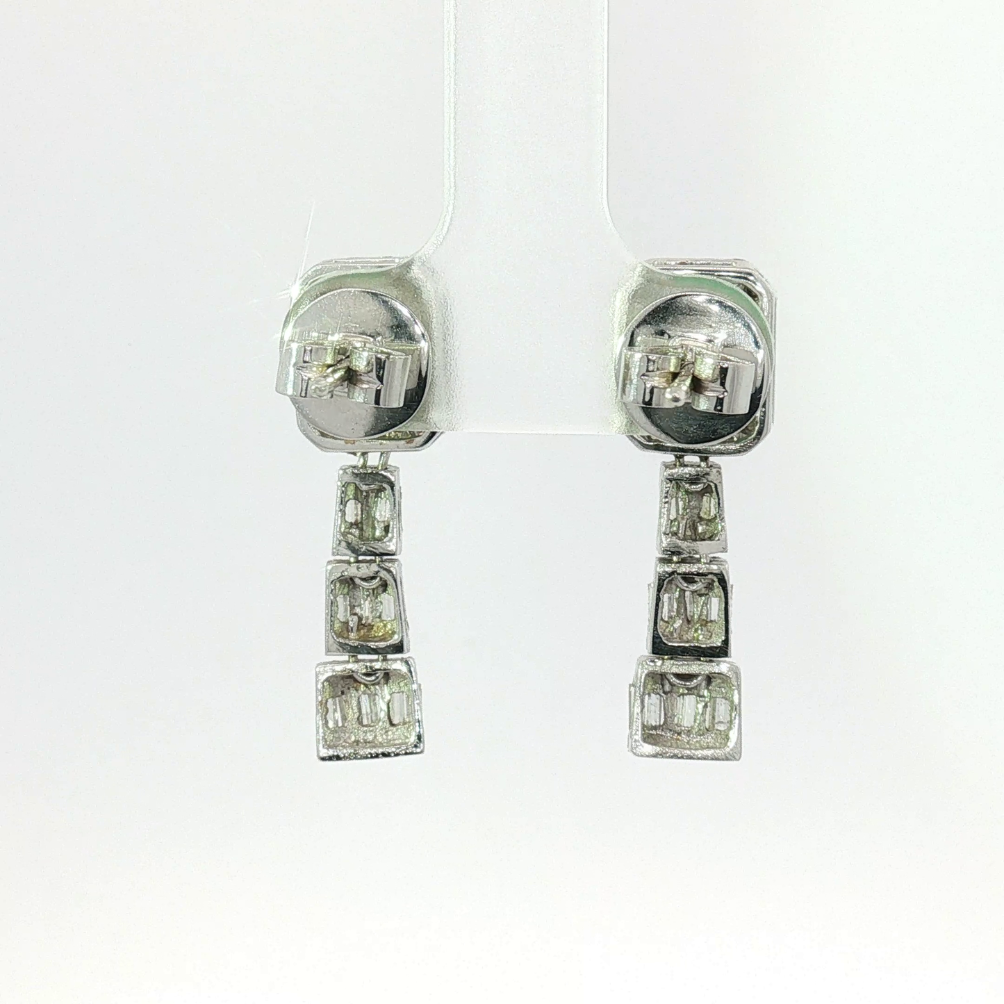 White Gold Emerald Halo Articulated Jewelry Set