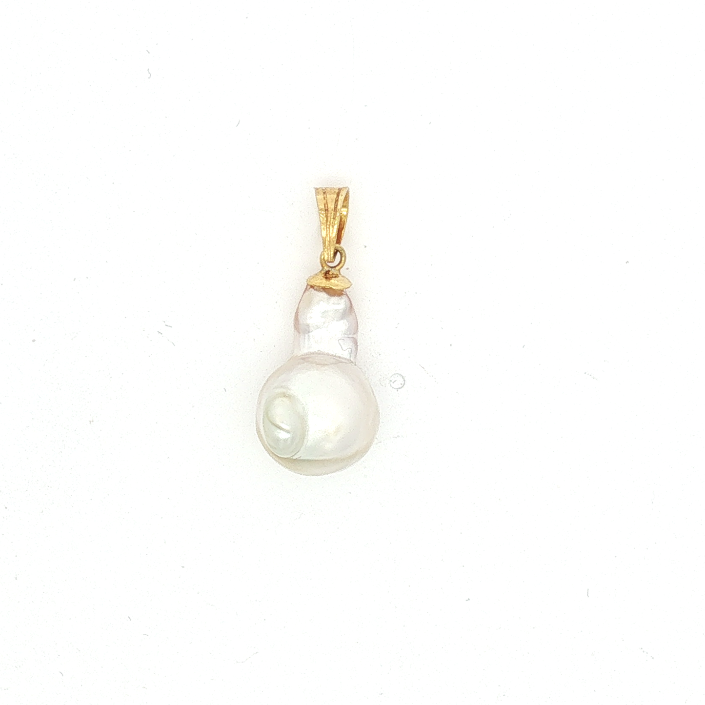 Baroque White Pearl Pendant in Yellow Gold