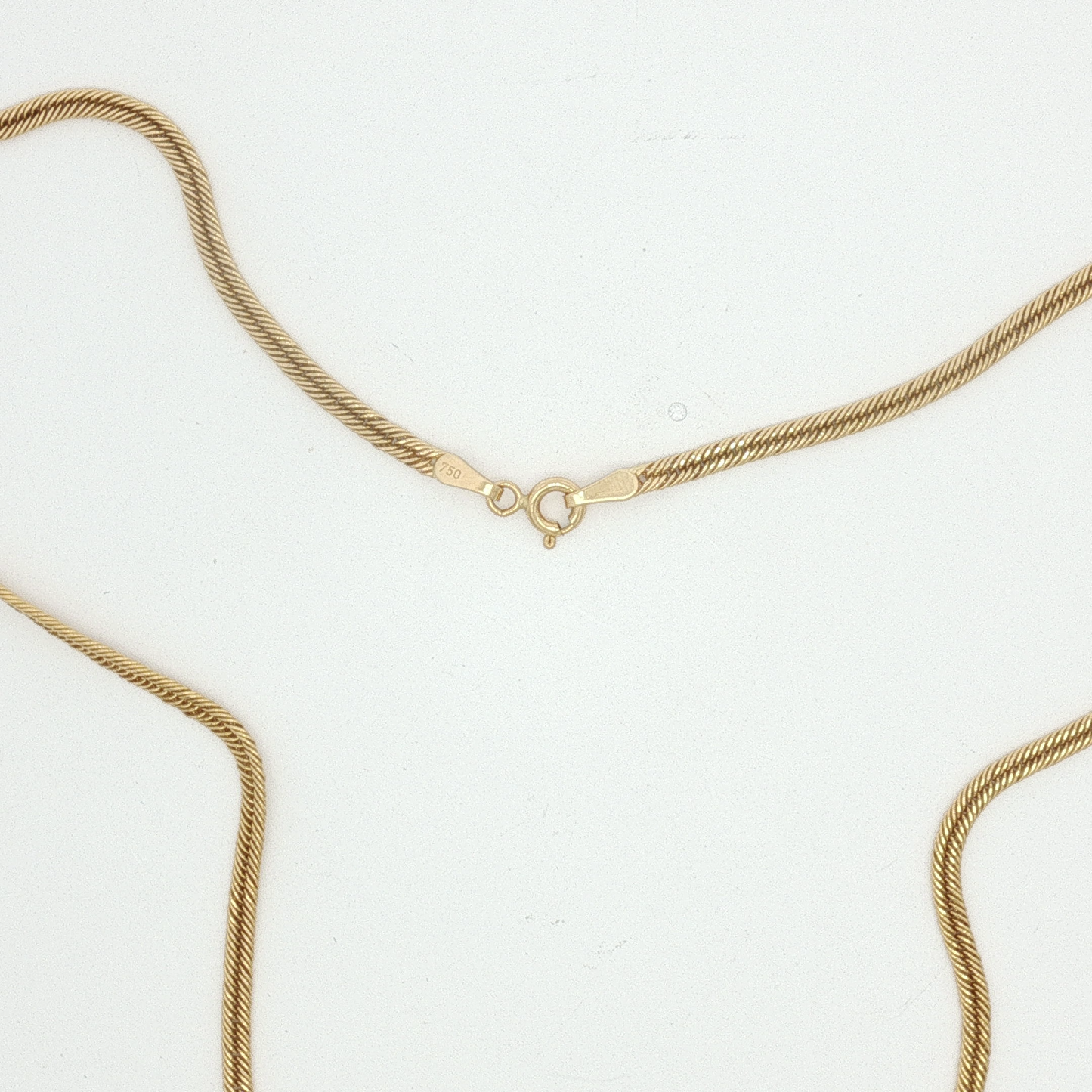 18K Yellow Gold Herringbone Chain Necklace