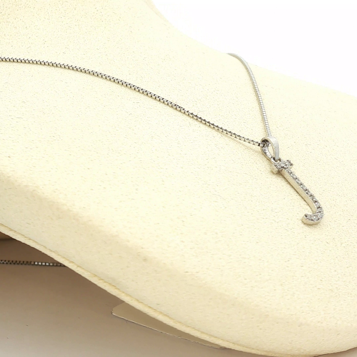 Diamond Initial 'J' Pendant Necklace in White Gold / YE-PG
