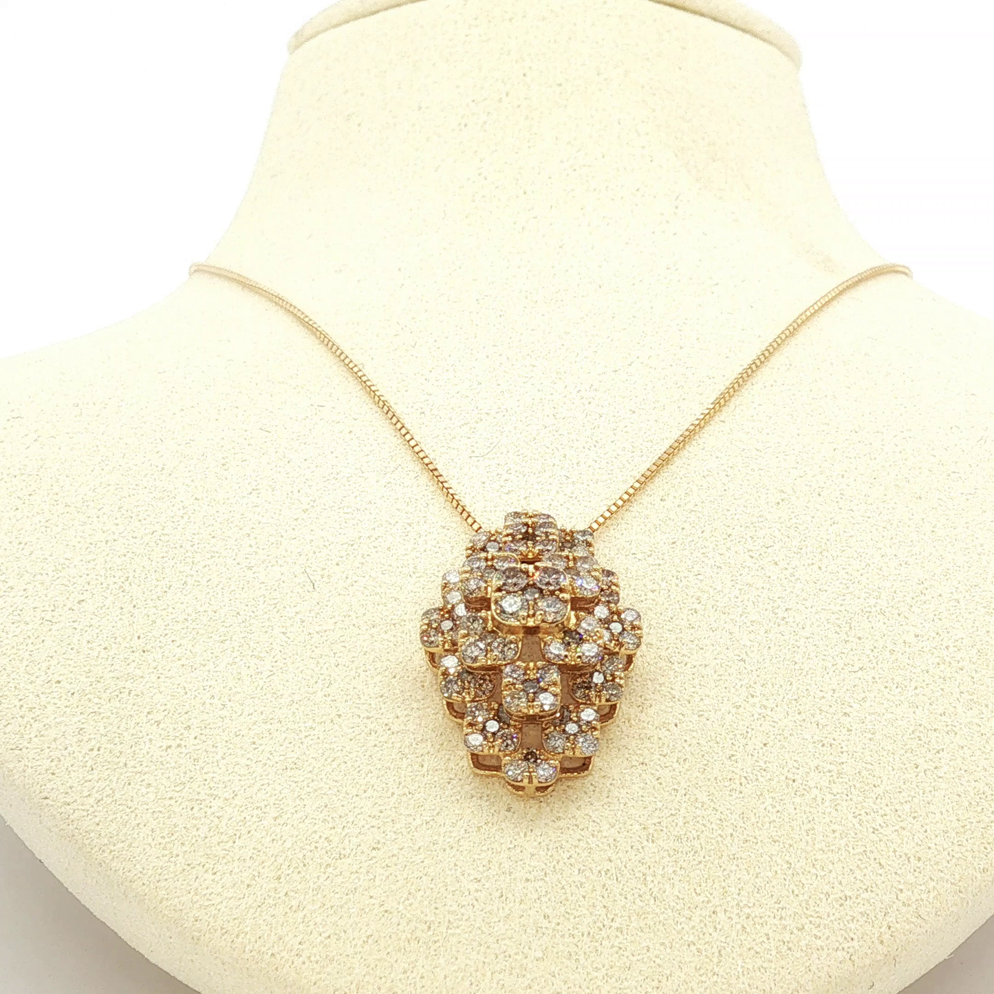 Yellow Gold Tiered Diamond Cluster Pendant Necklace / DEU-NNBRL