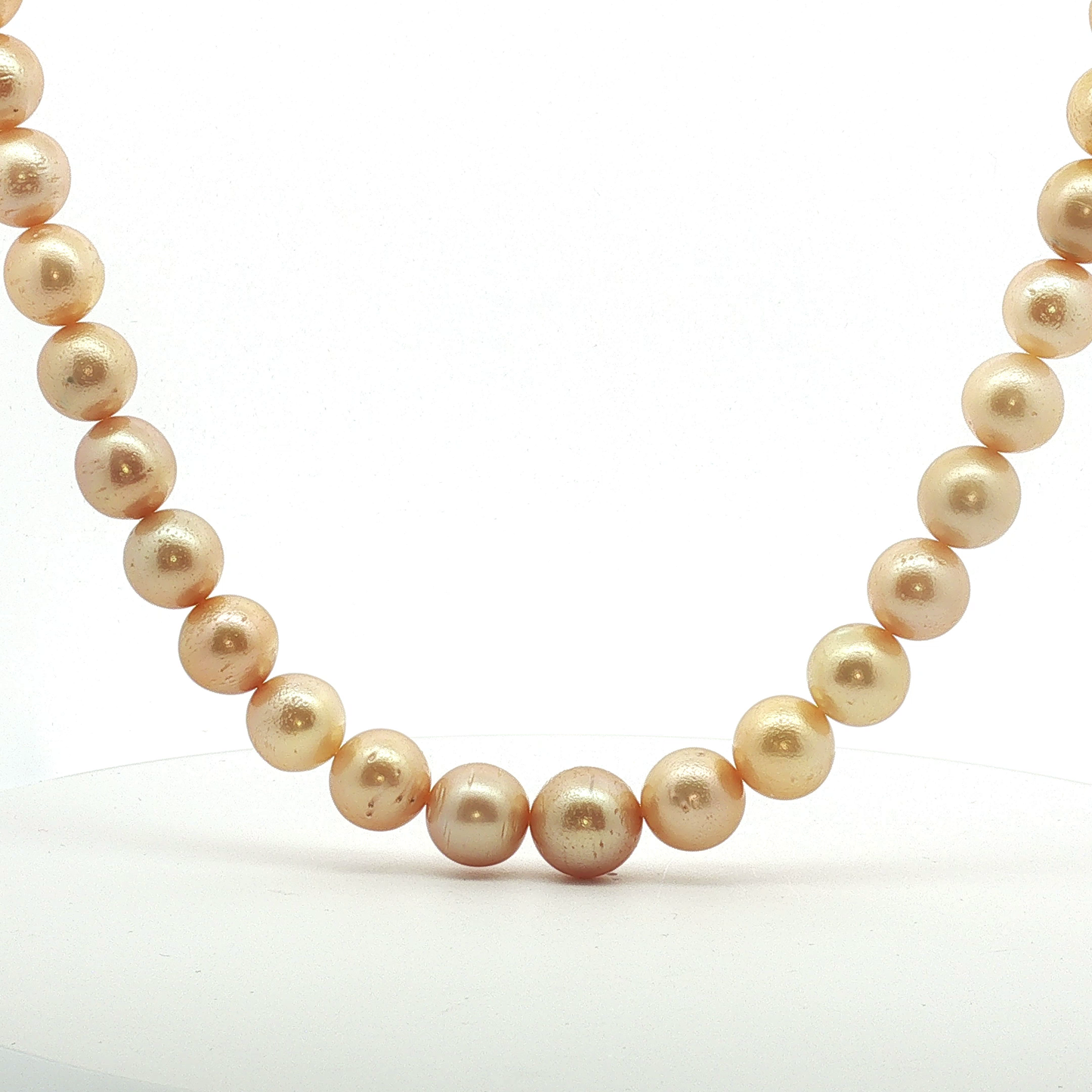 Golden Pearl Strand Necklace / LYL-NLEEE