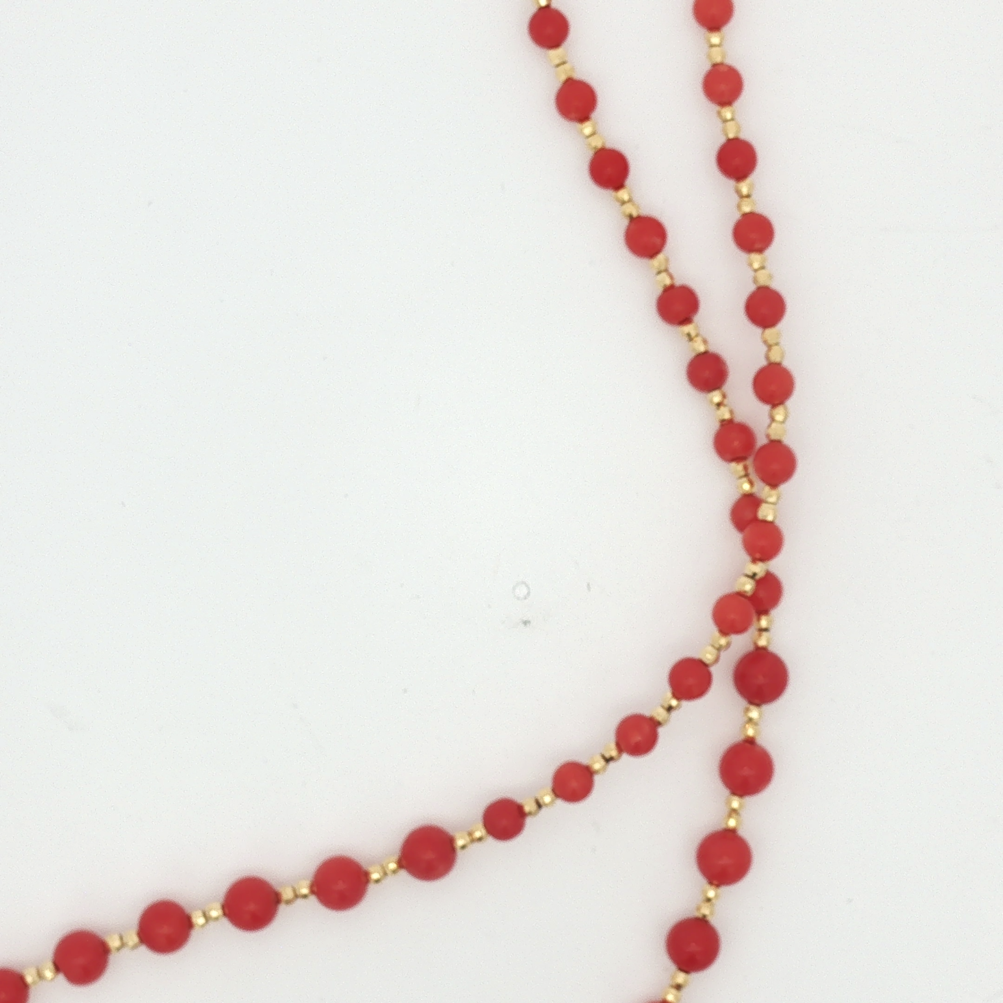 Red Coral Beaded Necklace with Yellow Gold Spacers / YUR-LUEEE