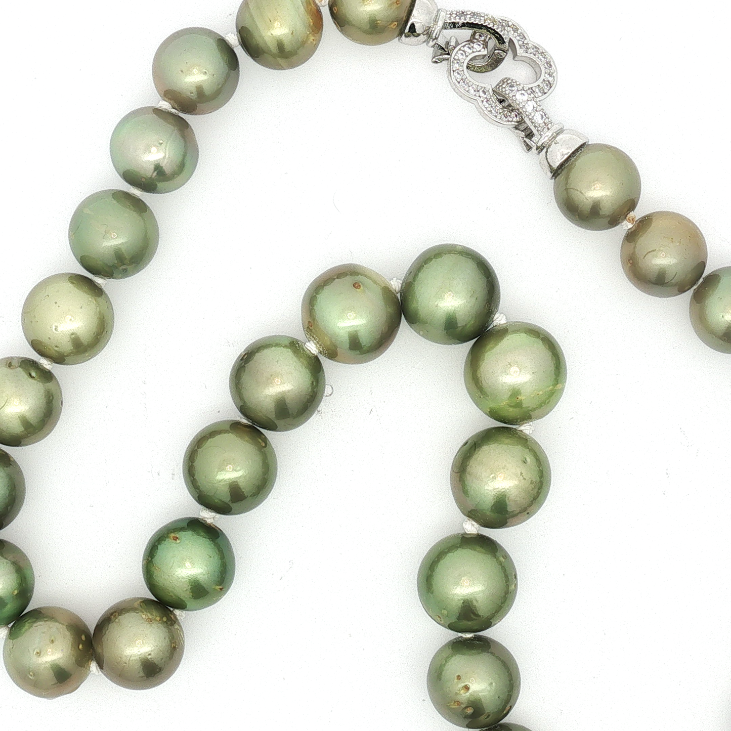 Green Pearl Necklace / OOE-RLLEE N246645-022226