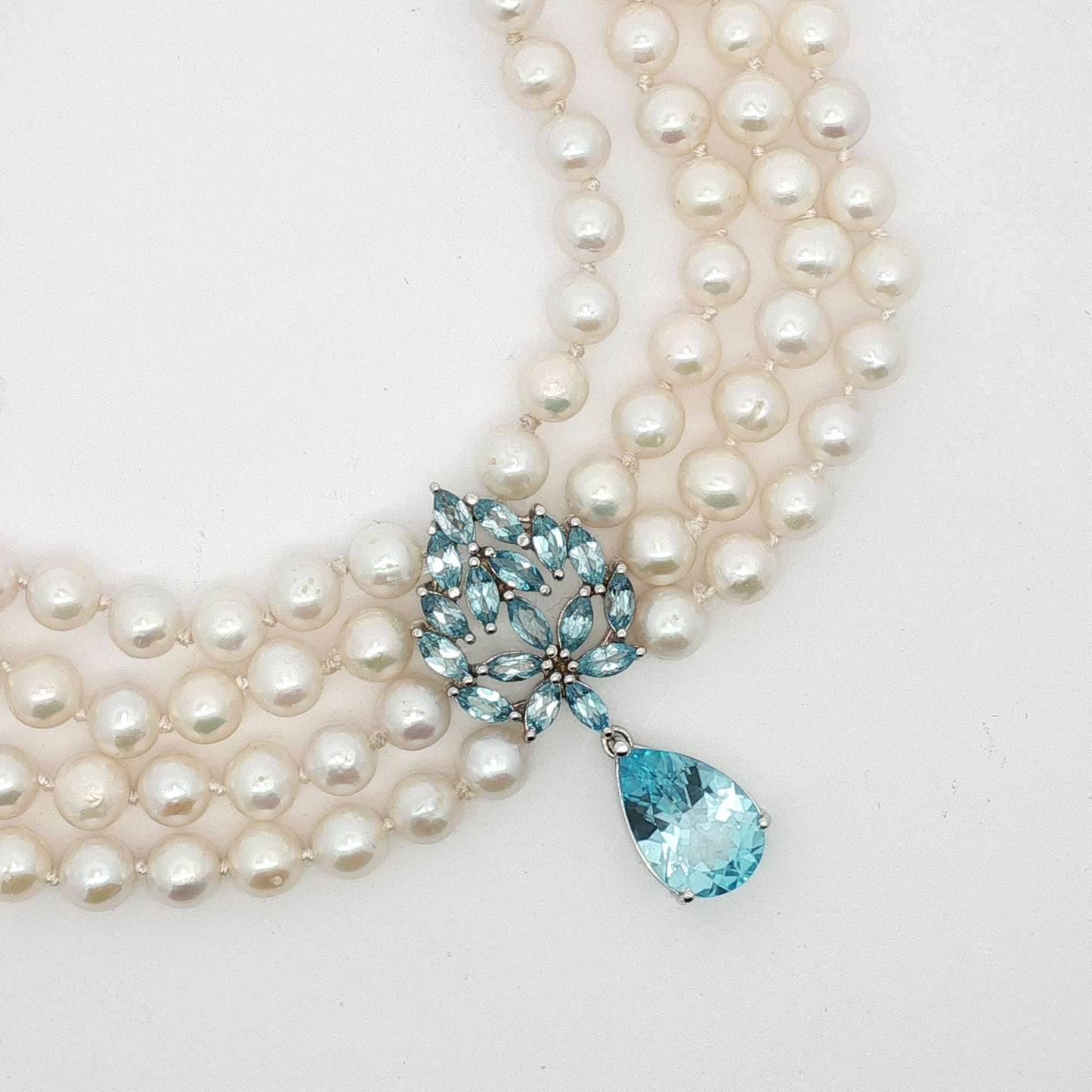 White Gold Three-Strand Pearl and Blue Gemstone Necklace / AOYR-UNEEE N24638-1013