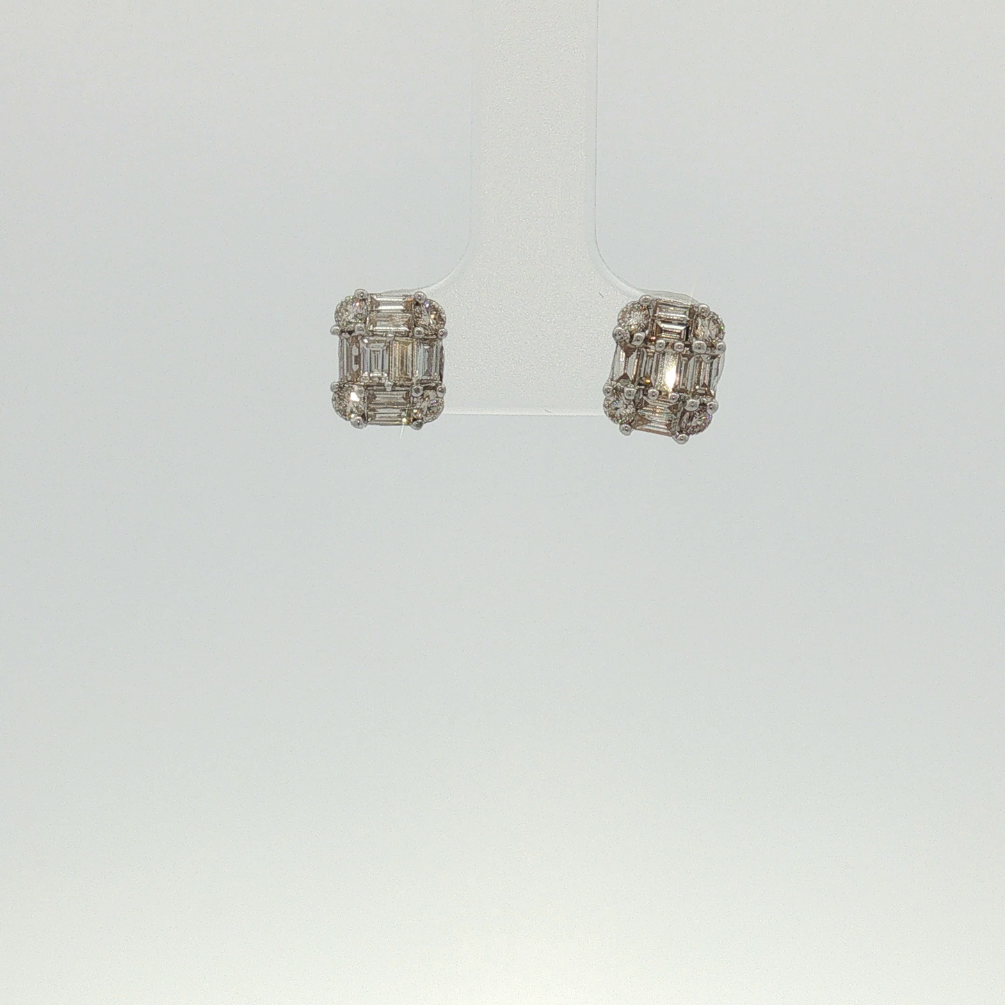 Baguette and Round Diamond Cluster Earrings in White Gold / OUE-RDLEE S24352-0417