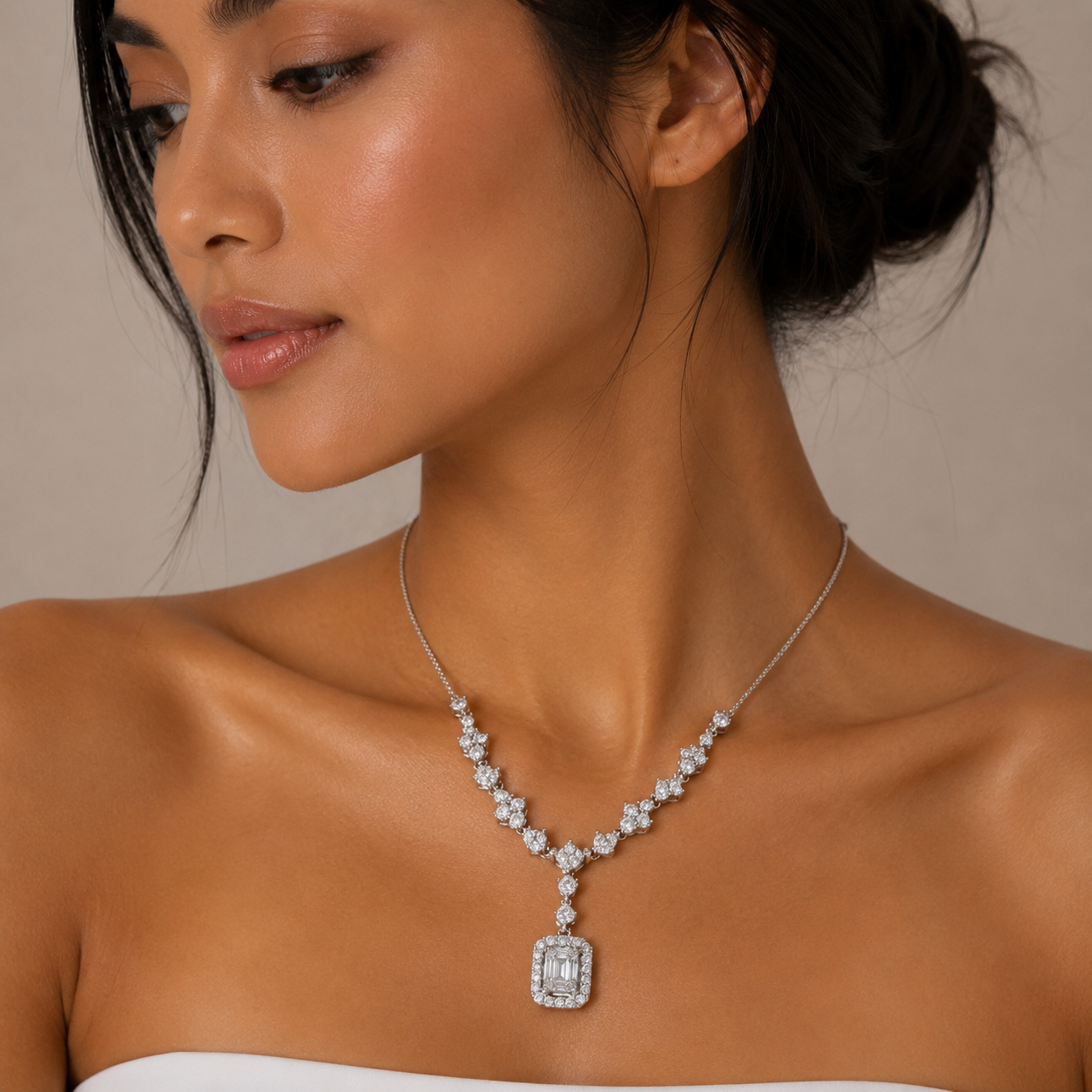 Diamond Y-Drop Halo Pendant Necklace in White Gold / YAE-OYYEE