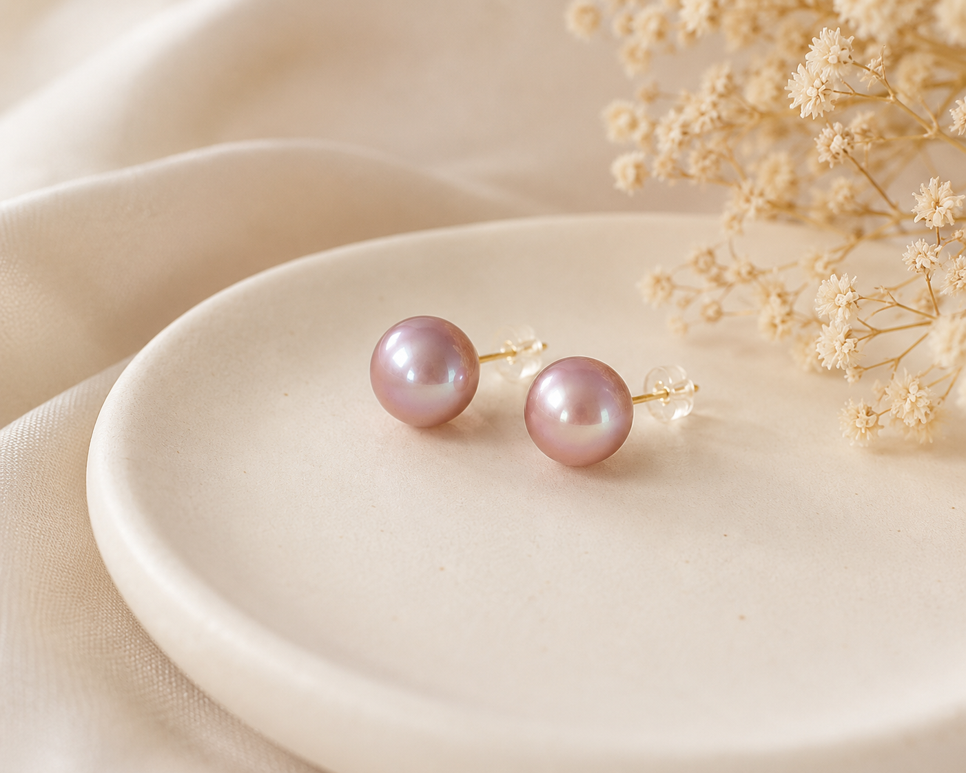 Purplish Edison Pearl Stud Earrings in Yellow Gold