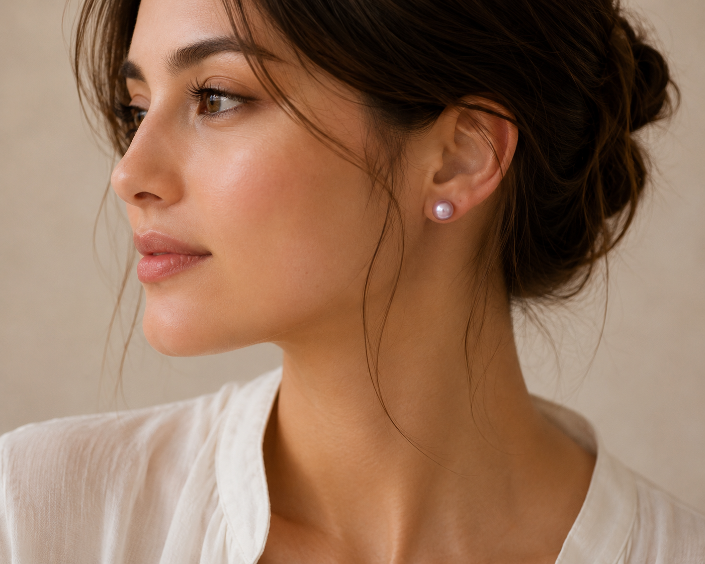 Purplish Edison Pearl Stud Earrings in Yellow Gold