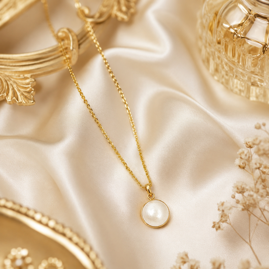 Classic Round White Pearl Pendant in Yellow Gold