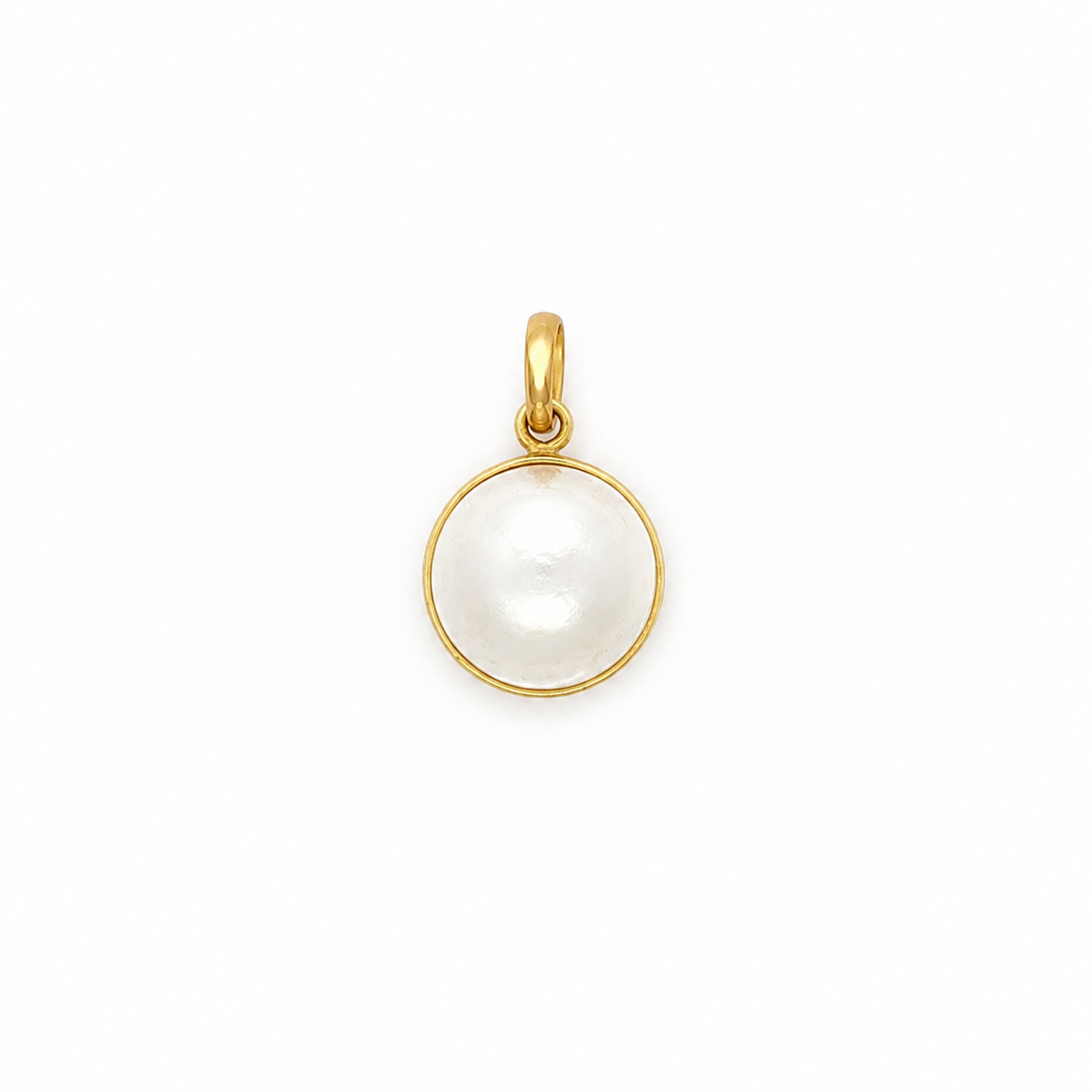 Classic Round White Pearl Pendant in Yellow Gold