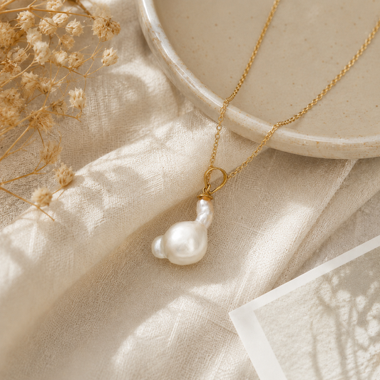 Baroque White Pearl Pendant in Yellow Gold