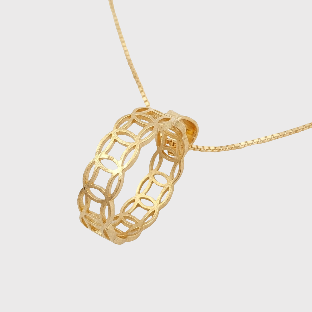 Textured Open Oval Pendant on Yellow Gold Box Chain